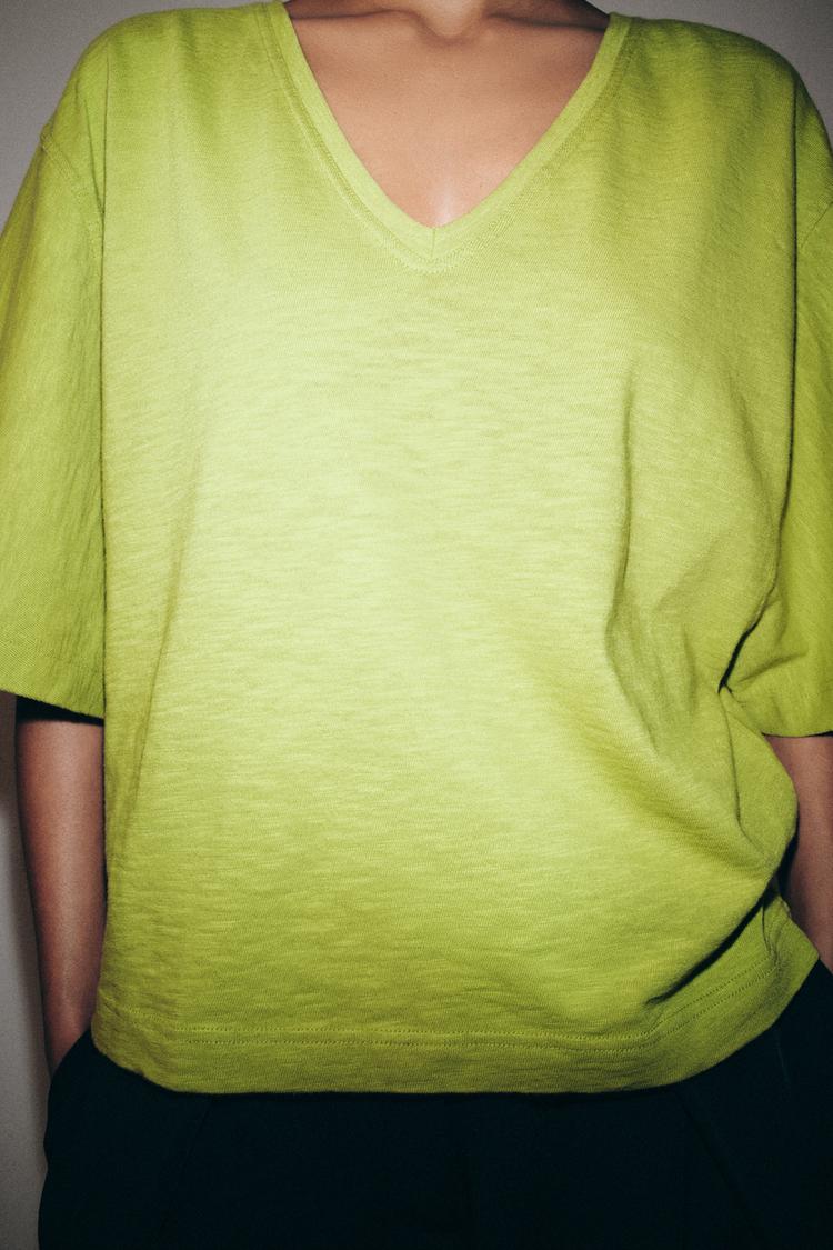 T-SHIRT COL EN V