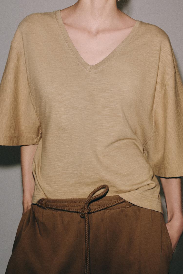 T-SHIRT COL EN V