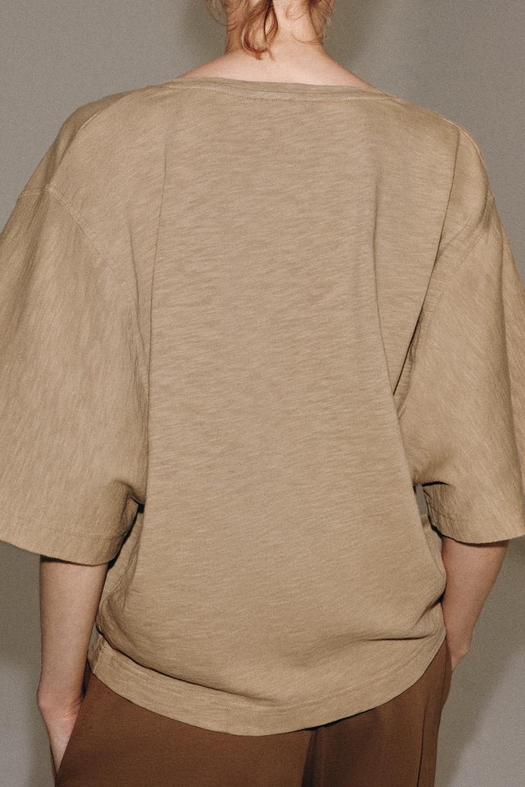 T-SHIRT COL EN V