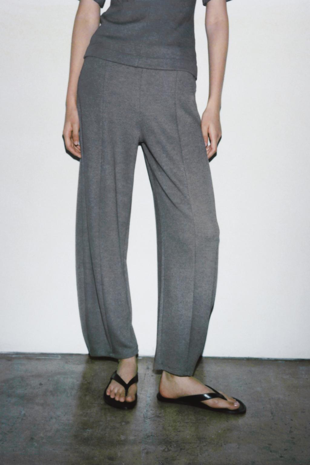 ENSEMBLE TOP DOUX AJUSTÉ À MANCHES COURTES | PANTALON LARGE SOFT