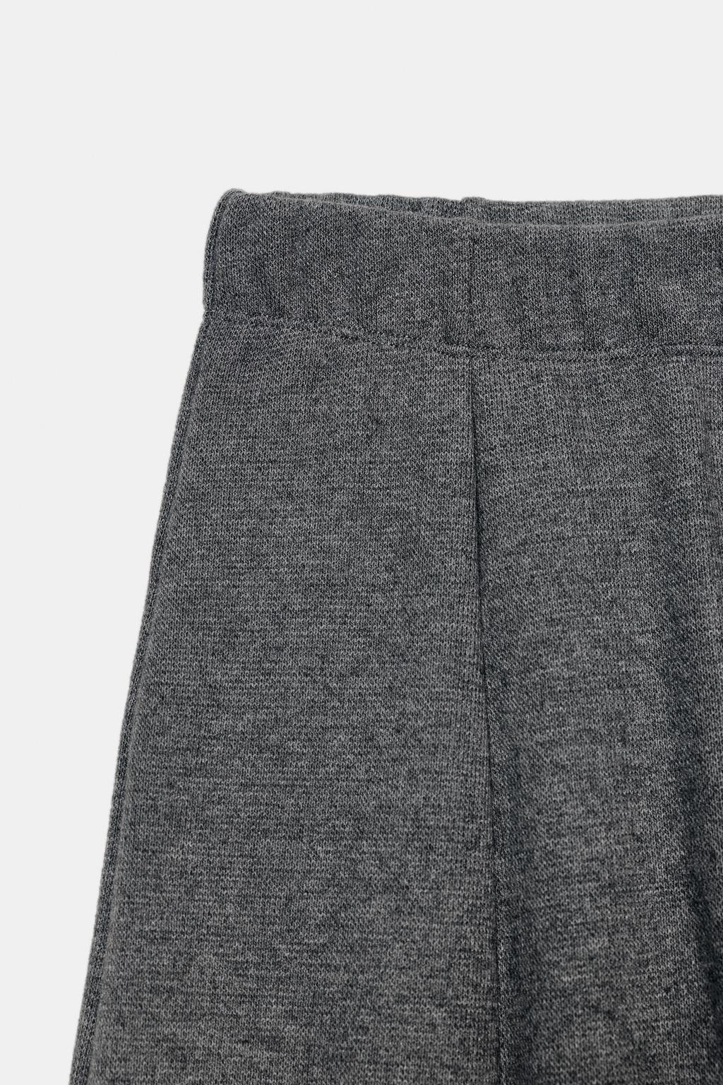 ENSEMBLE TOP DOUX AJUSTÉ À MANCHES COURTES | PANTALON LARGE SOFT