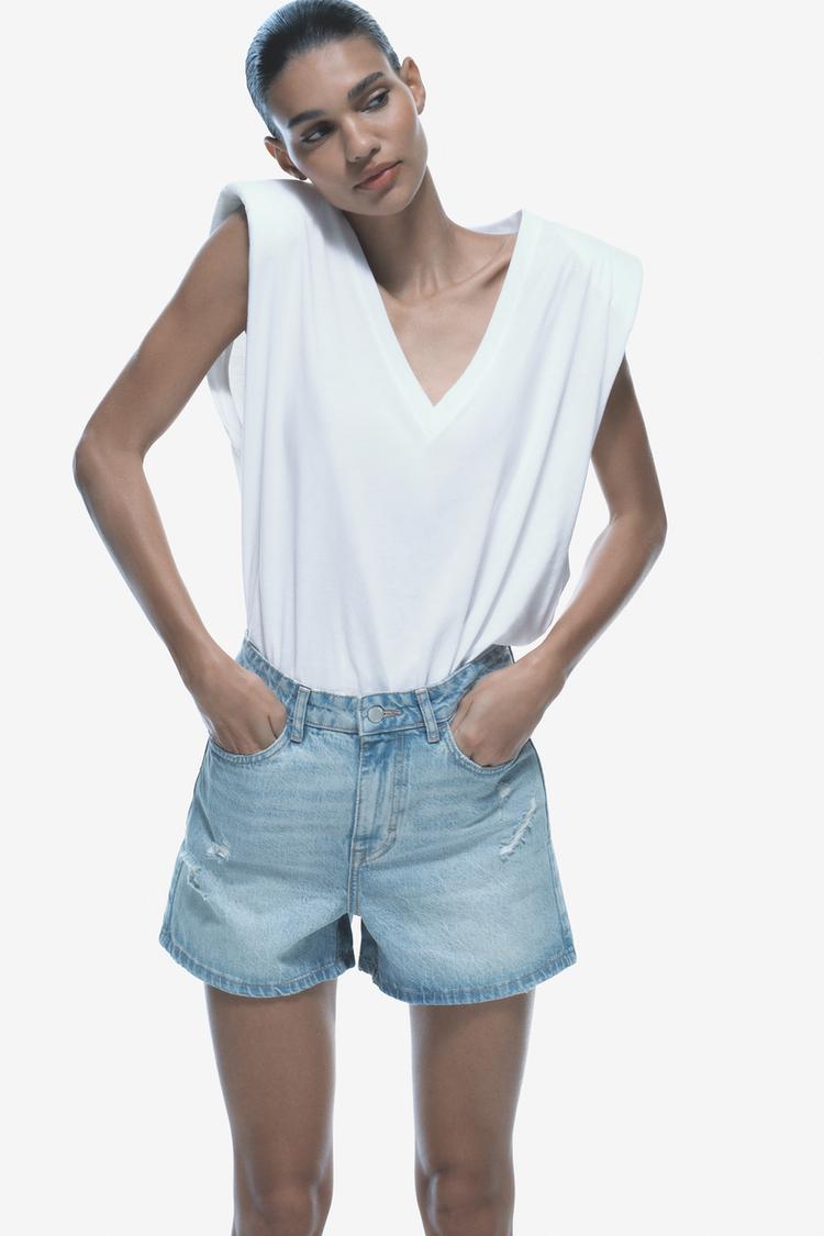 T-SHIRT AVEC ÉPAULETTES  À COL V