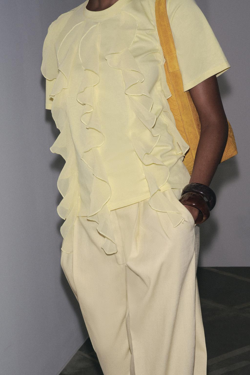 T-SHIRT À VOLANTS