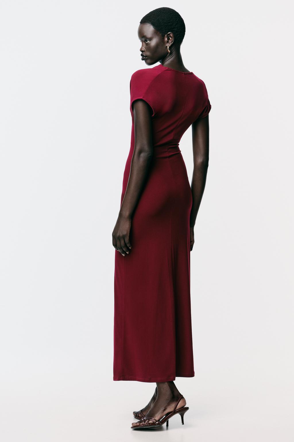 ROBE DRAPÉE ORNEMENT