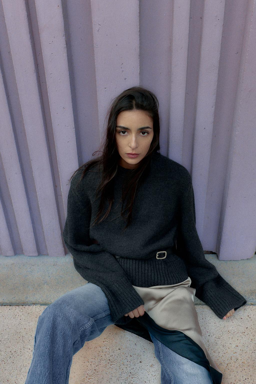 ROBE MI-LONGUE SATINÉE ASYMÉTRIQUE