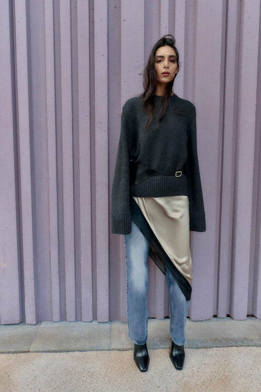 ROBE MI-LONGUE SATINÉE ASYMÉTRIQUE