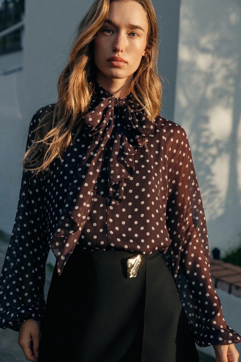 BLOUSE À POIS AVEC NŒUD
