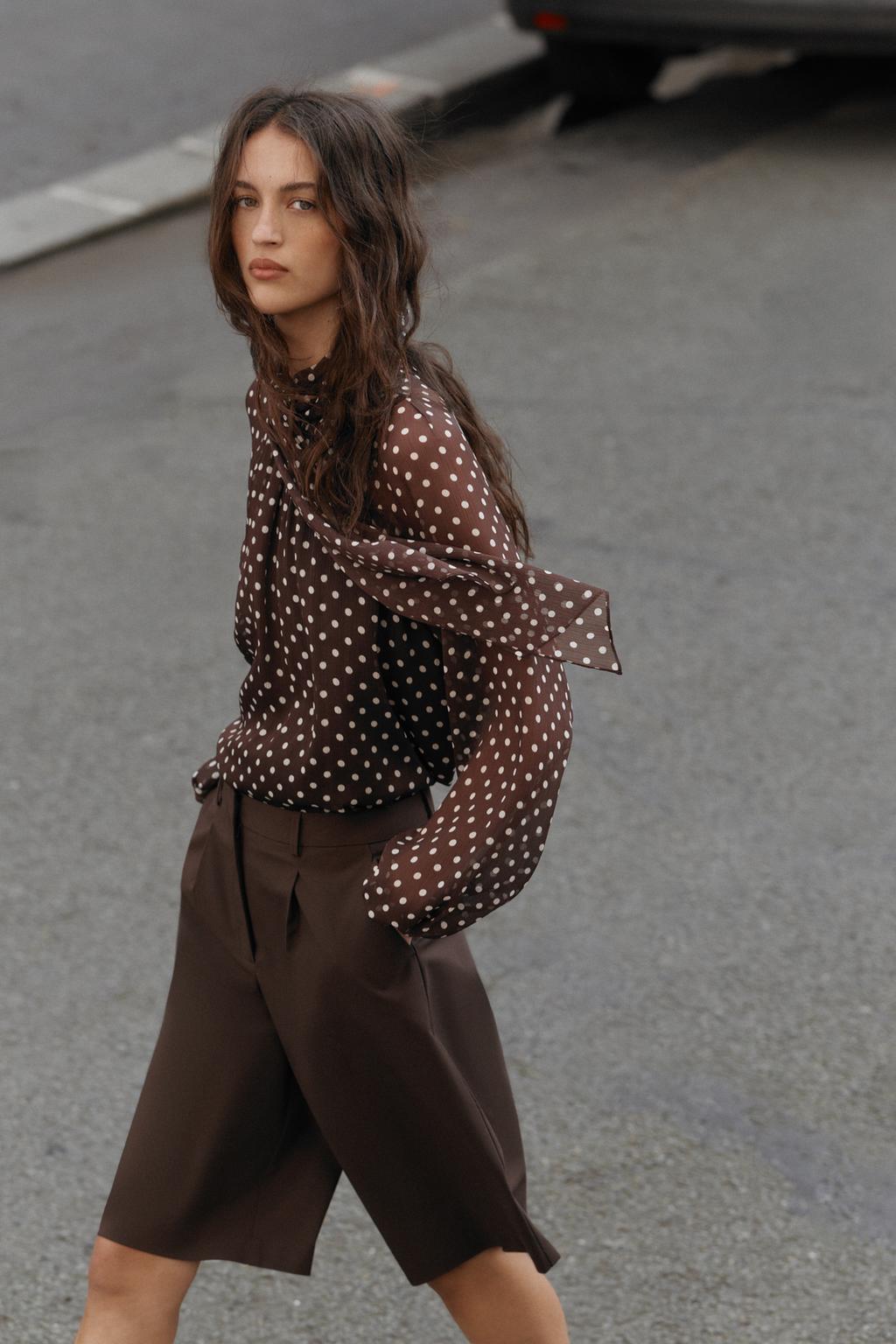 BLOUSE À POIS AVEC NŒUD