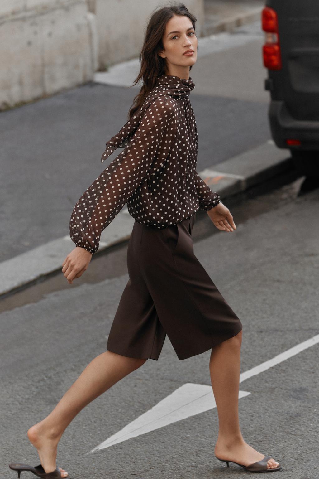 BLOUSE À POIS AVEC NŒUD