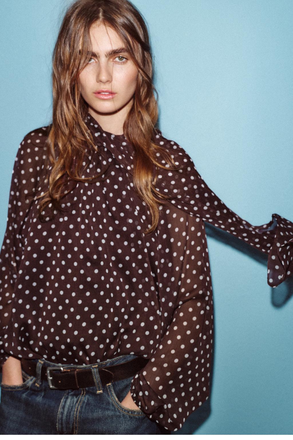 BLOUSE À POIS AVEC NŒUD