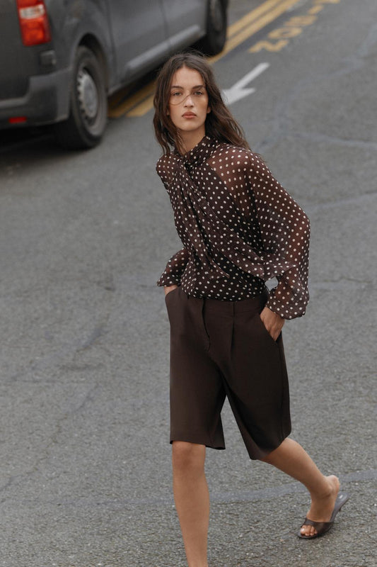 BLOUSE À POIS AVEC NŒUD