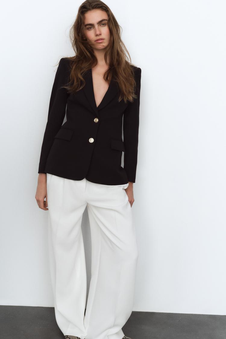 BLAZER AJUSTÉ AVEC ÉPAULETTES