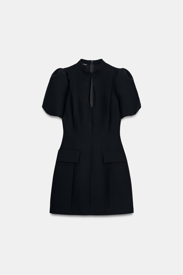 ROBE COURTE À MANCHES BOUFFANTES