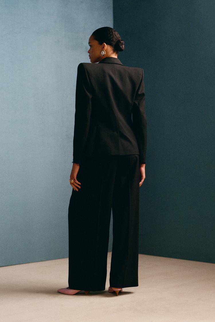 BLAZER AJUSTÉE ÉPAULETTES AVEC LAINE WILLY CHAVARRIA X ZARA