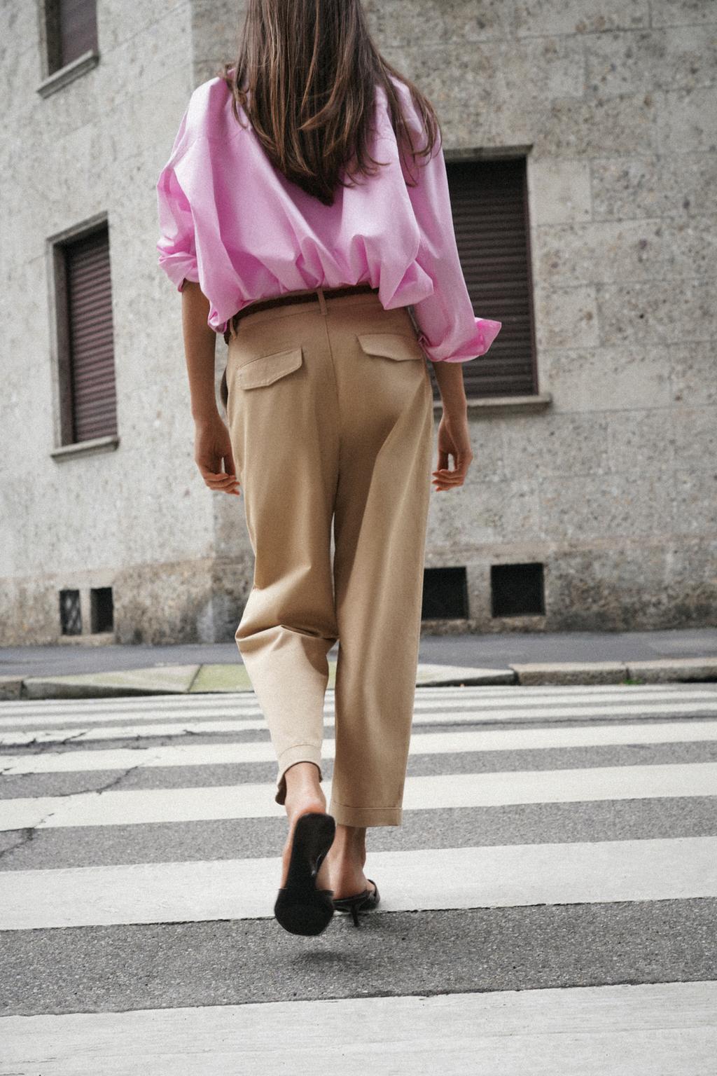 PANTALON CHINO AVEC CEINTURE TRESSÉE
