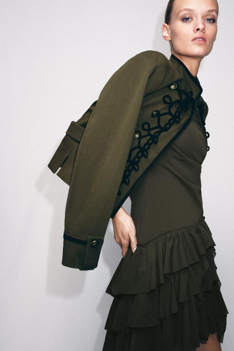 ROBE COURTE À VOLANTS