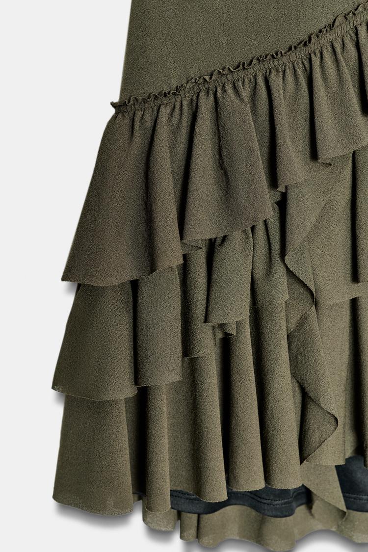 ROBE COURTE À VOLANTS