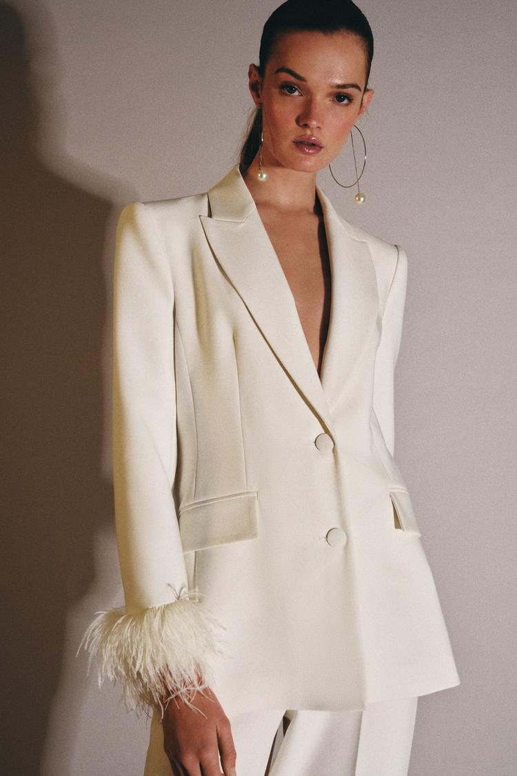ENSEMBLE BLAZER ÉPAULETTES ET PLUMES | PANTALON DROIT TAILLE HAUTE