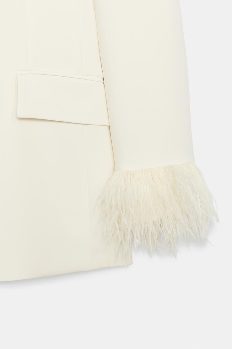 ENSEMBLE BLAZER ÉPAULETTES ET PLUMES | PANTALON DROIT TAILLE HAUTE