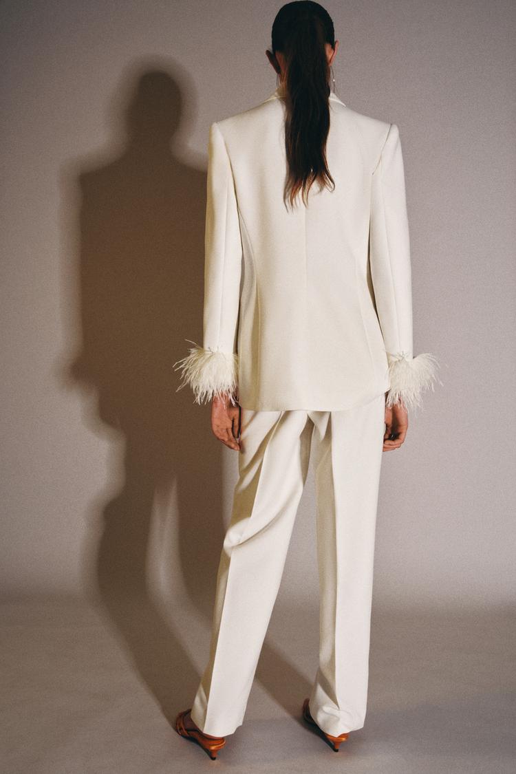 ENSEMBLE BLAZER ÉPAULETTES ET PLUMES | PANTALON DROIT TAILLE HAUTE