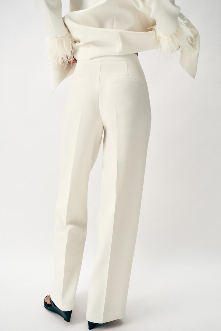 ENSEMBLE BLAZER ÉPAULETTES ET PLUMES | PANTALON DROIT TAILLE HAUTE