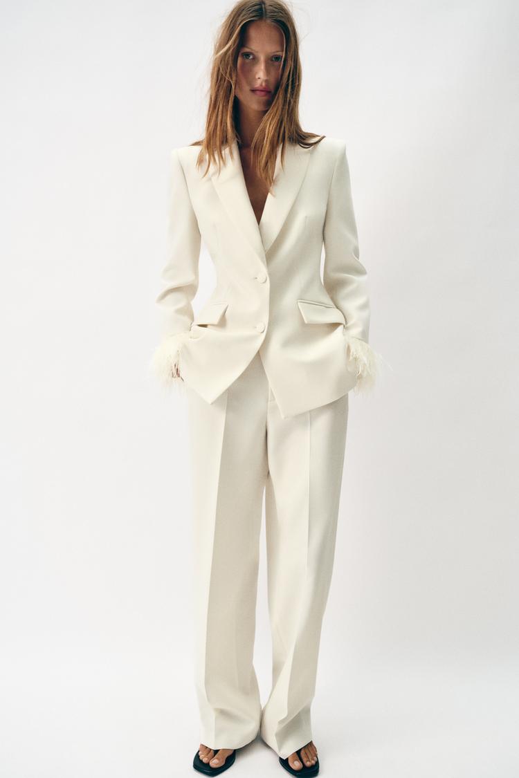 ENSEMBLE BLAZER ÉPAULETTES ET PLUMES | PANTALON DROIT TAILLE HAUTE