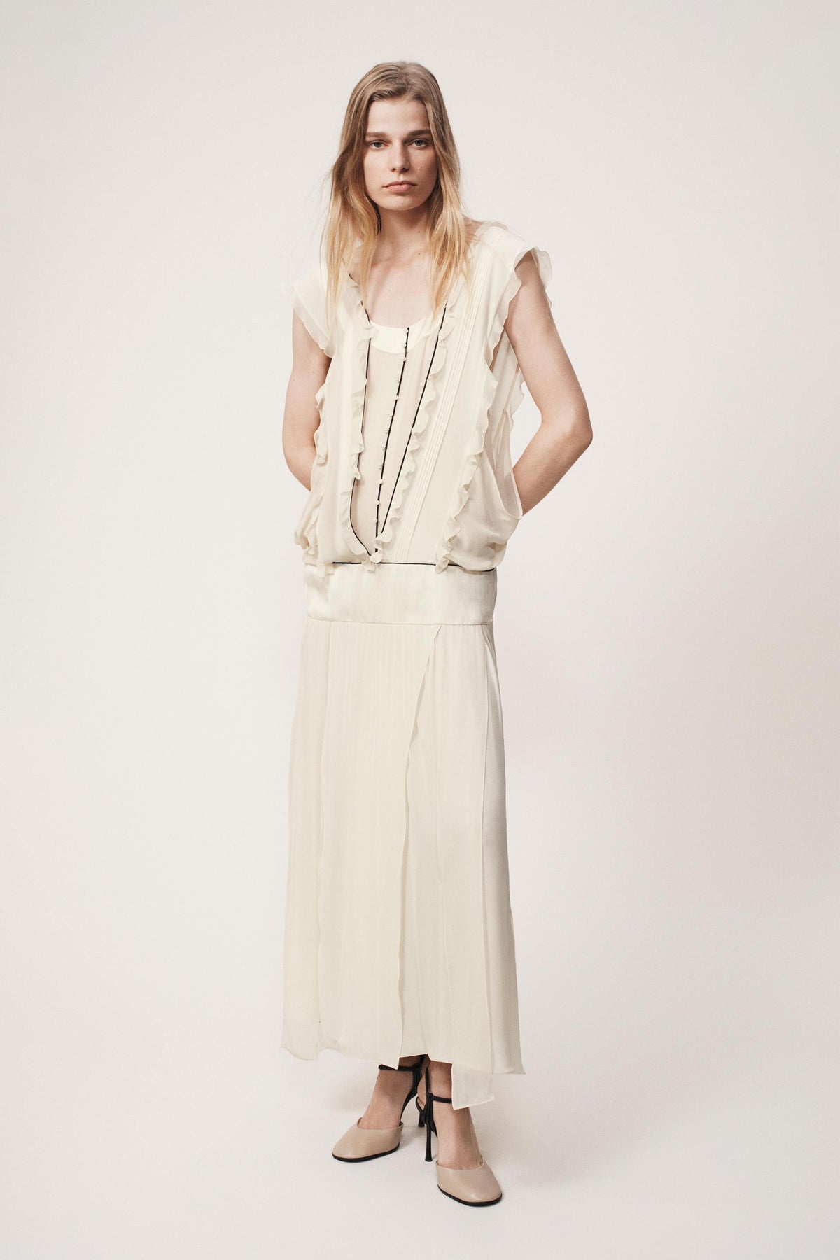 ROBE VOLANTS - THE ITEM ZARA WOMAN
