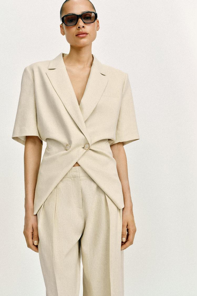 ENSEMBLE BLAZER MANCHES COURTES ET PANTALON EN LIN