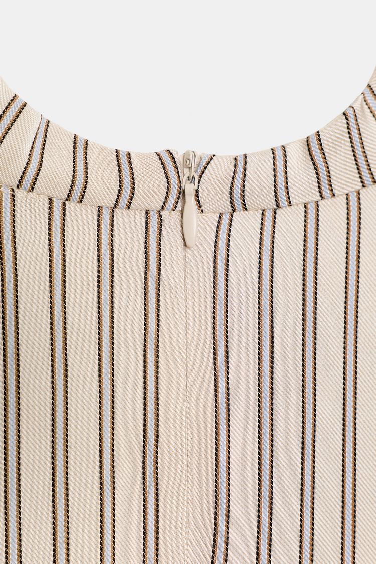ROBE COURTE À RAYURES ET DENTELLE