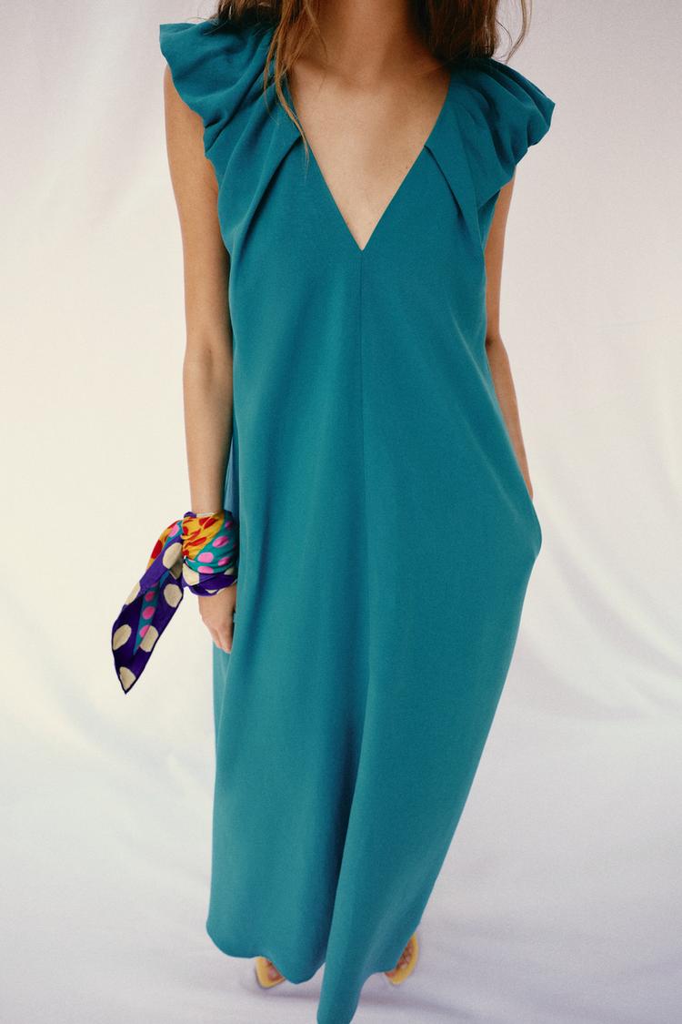 ROBE LONGUE ÉPAULES MARQUÉES