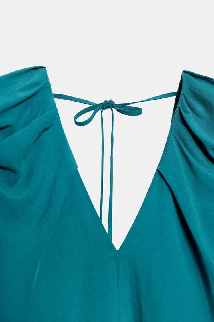 ROBE LONGUE ÉPAULES MARQUÉES