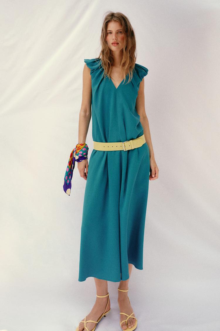 ROBE LONGUE ÉPAULES MARQUÉES