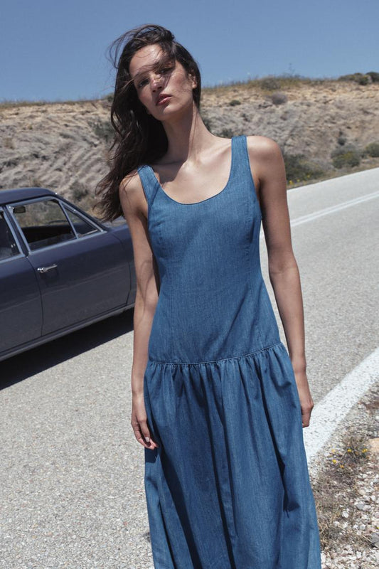 ROBE MI-LONGUE JUPE CAPE