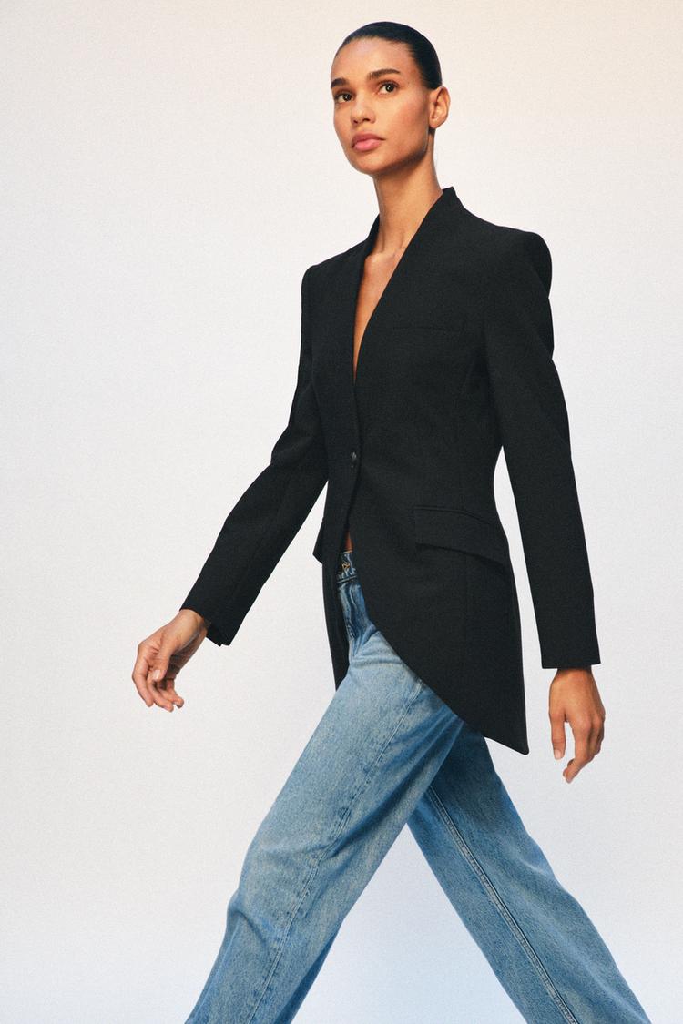 BLAZER AJUSTÉE ASYMÉTRIQUE À ÉPAULETTES