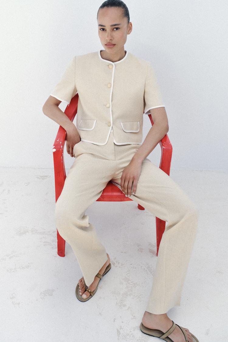 ENSEMBLE VESTE À MANCHES COURTES ET LISERÉS EN CONTRASTE | PANTALON DROIT EN LIN À TAILLE CONTRASTÉE