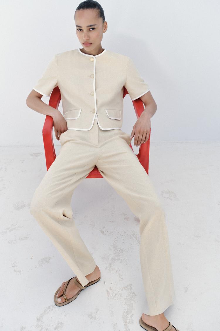 ENSEMBLE VESTE À MANCHES COURTES ET LISERÉS EN CONTRASTE | PANTALON DROIT EN LIN À TAILLE CONTRASTÉE