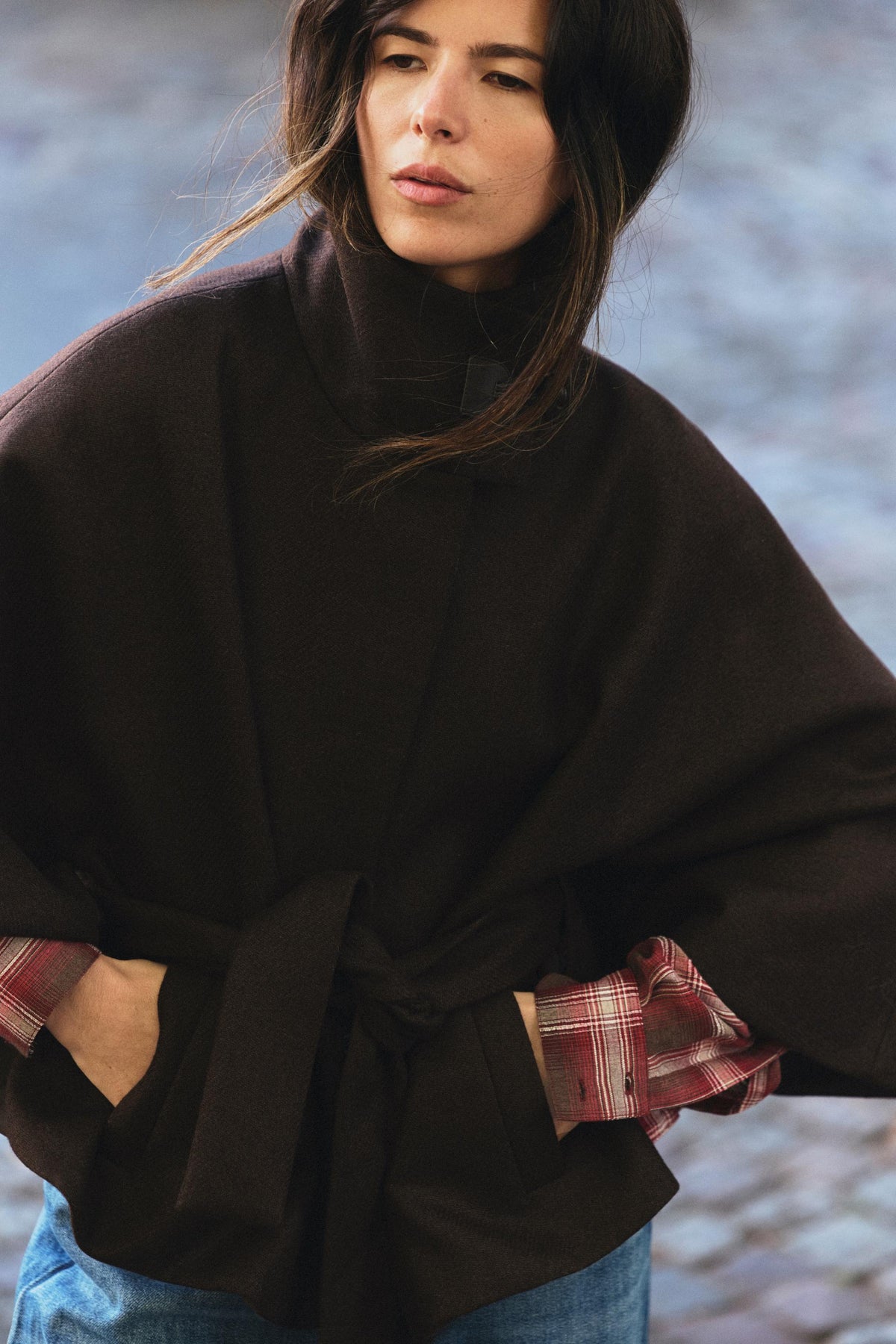 MANTEAU CAPE AVEC LAINE CEINTURE