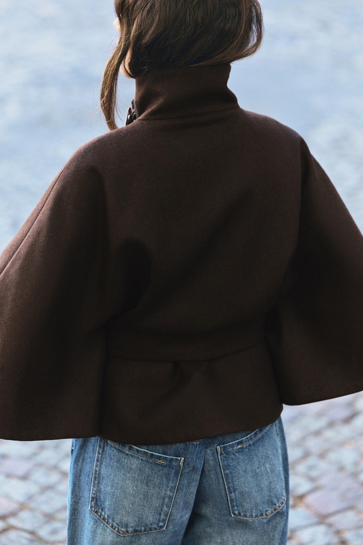 MANTEAU CAPE AVEC LAINE CEINTURE