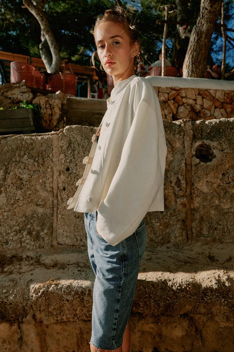 BLOUSON À BRANDEBOURGS ET LIN