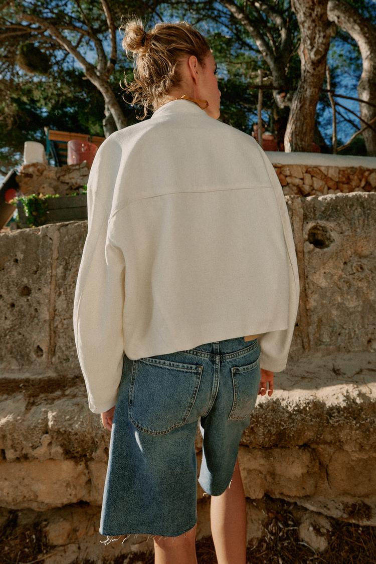 BLOUSON À BRANDEBOURGS ET LIN