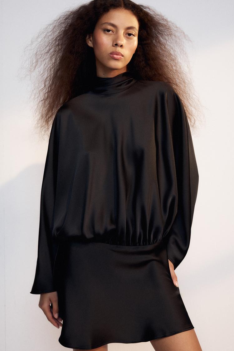 ROBE COURTE SATINÉE FOULARD