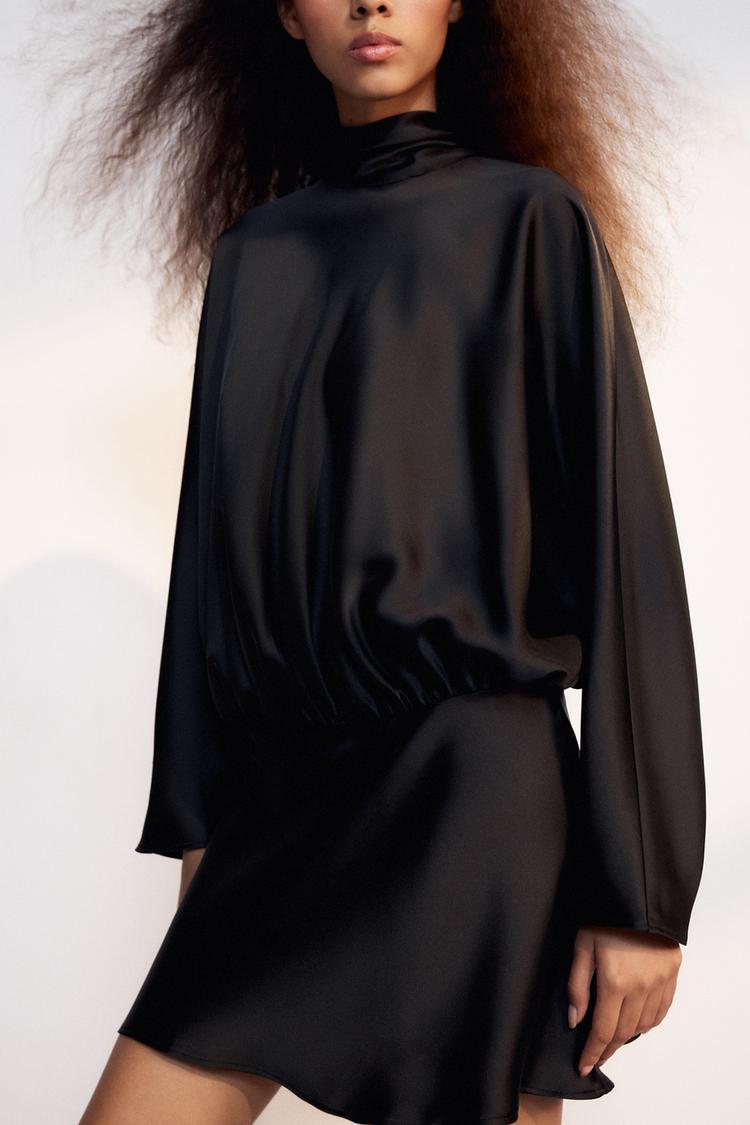 ROBE COURTE SATINÉE FOULARD