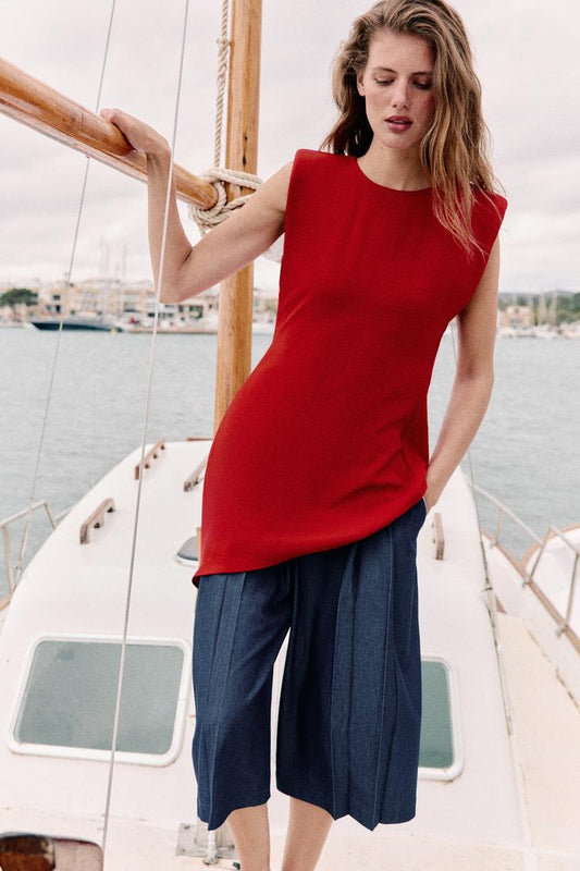 ROBE COURTE ASYMÉTRIQUE À ÉPAULETTES