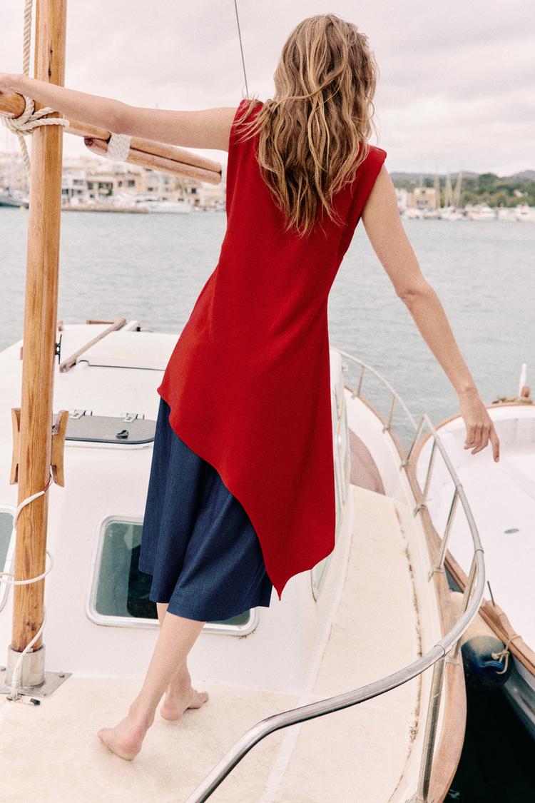 ROBE COURTE ASYMÉTRIQUE À ÉPAULETTES