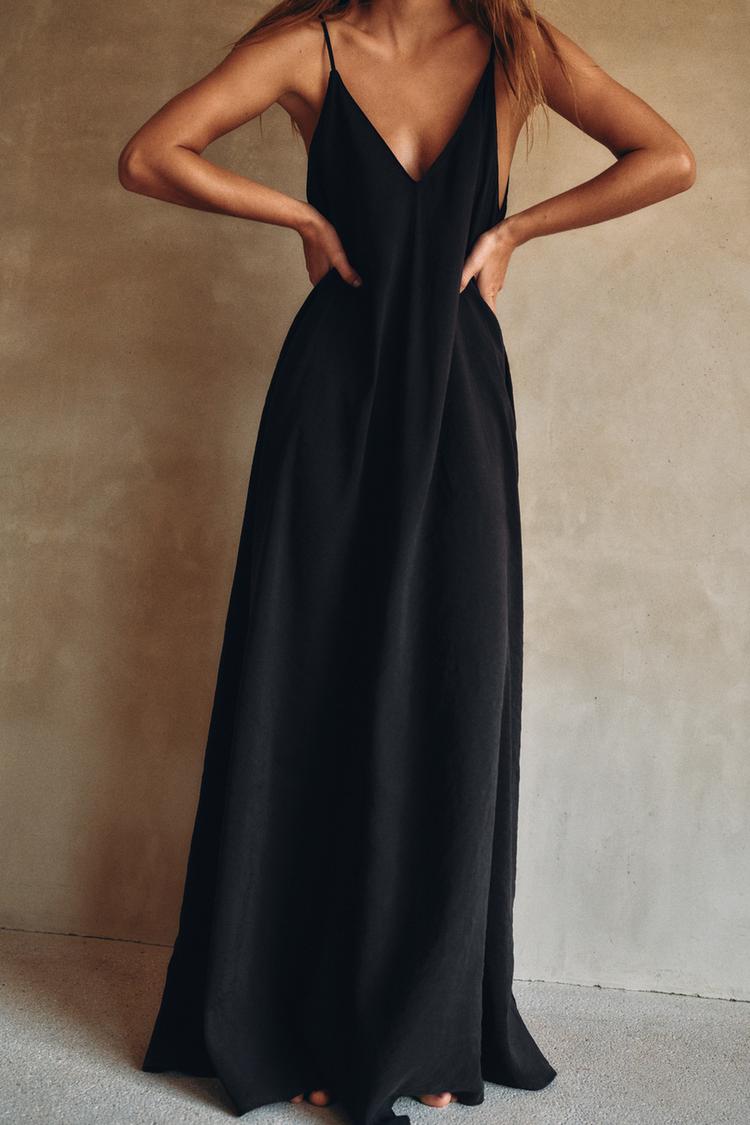 ROBE FLUIDE À VOLUME NOIRE