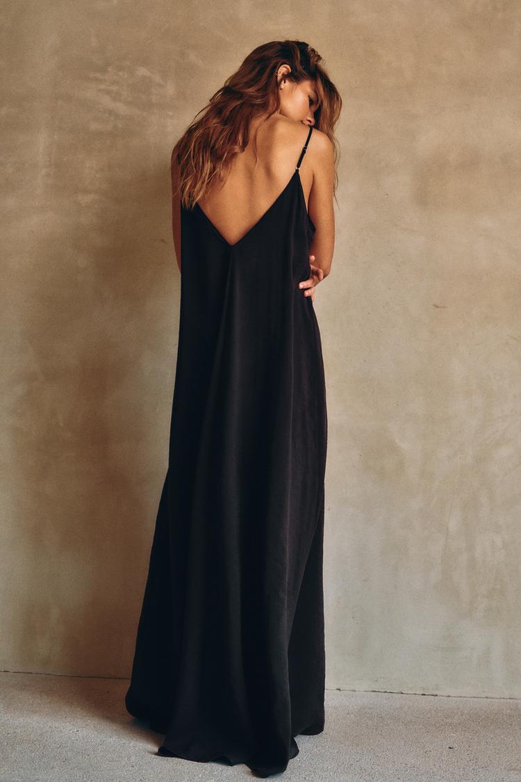 ROBE FLUIDE À VOLUME NOIRE