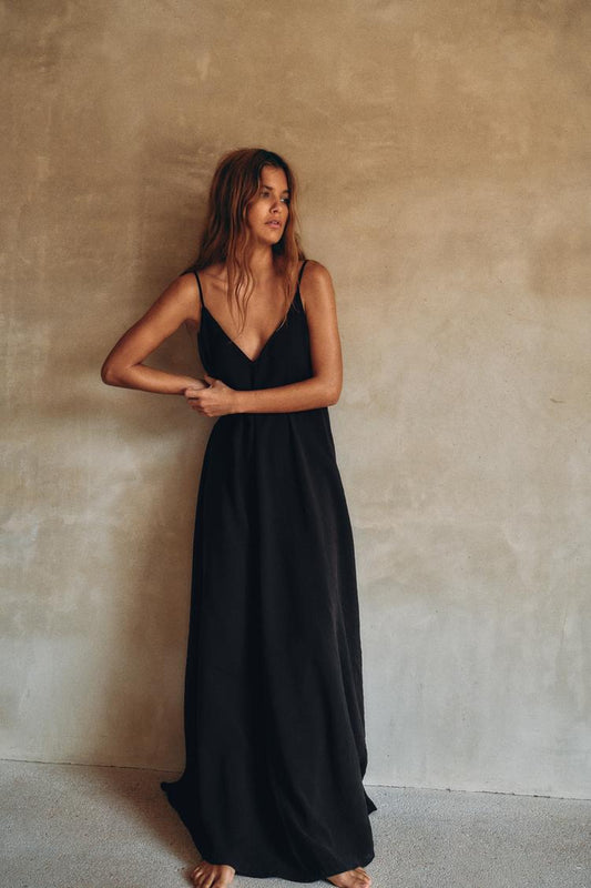 ROBE FLUIDE À VOLUME NOIRE