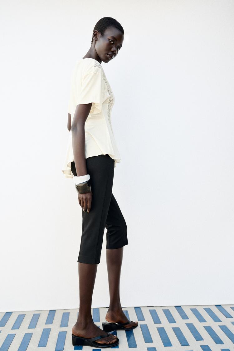 T-SHIRT EN MATIÈRES VARIÉES AVEC DENTELLE