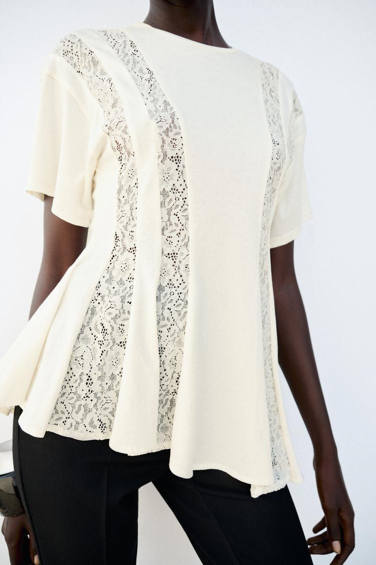T-SHIRT EN MATIÈRES VARIÉES AVEC DENTELLE