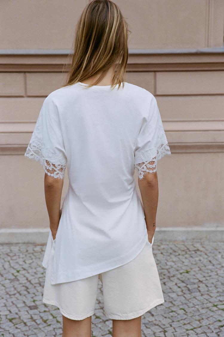 T-SHIRT ASYMÉTRIQUE EN DENTELLE